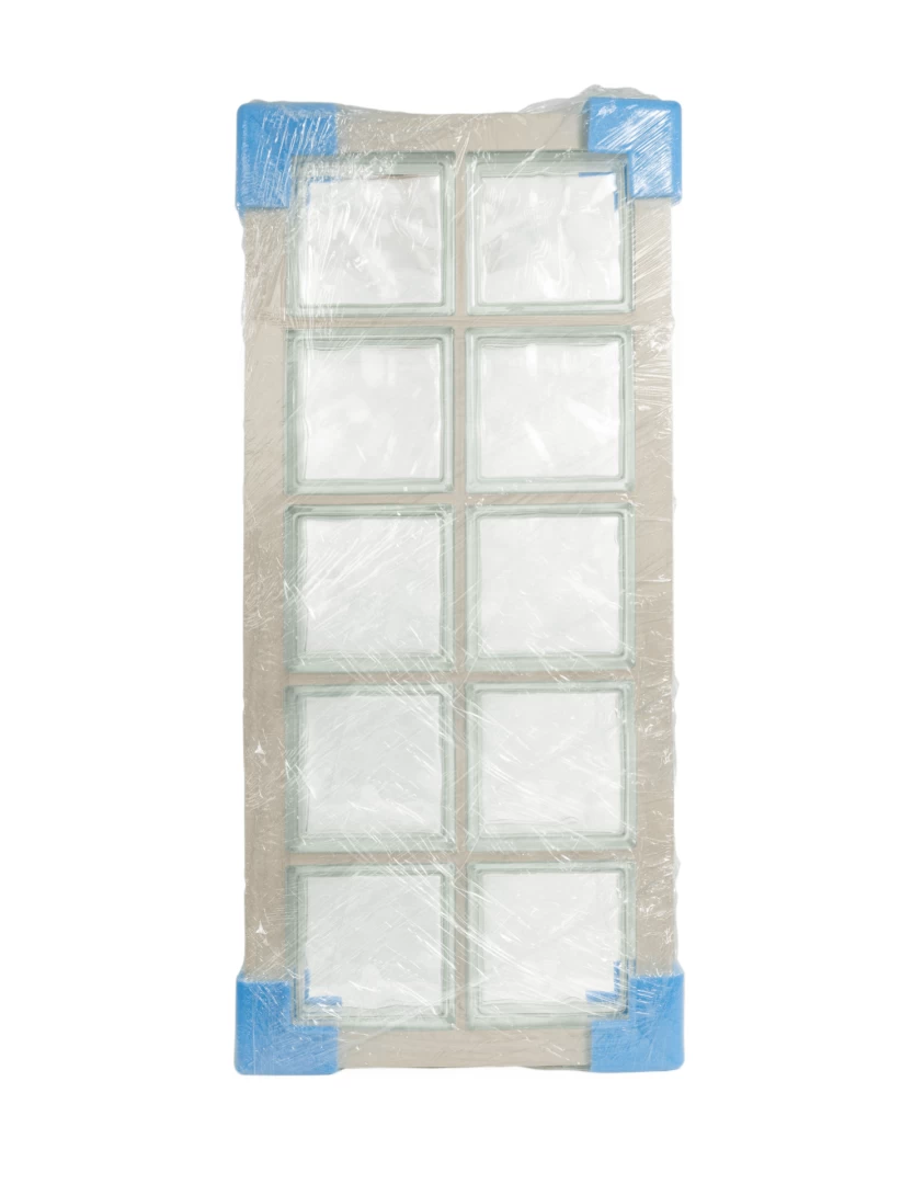 Painel com 10 blocos de vidro embrulhado